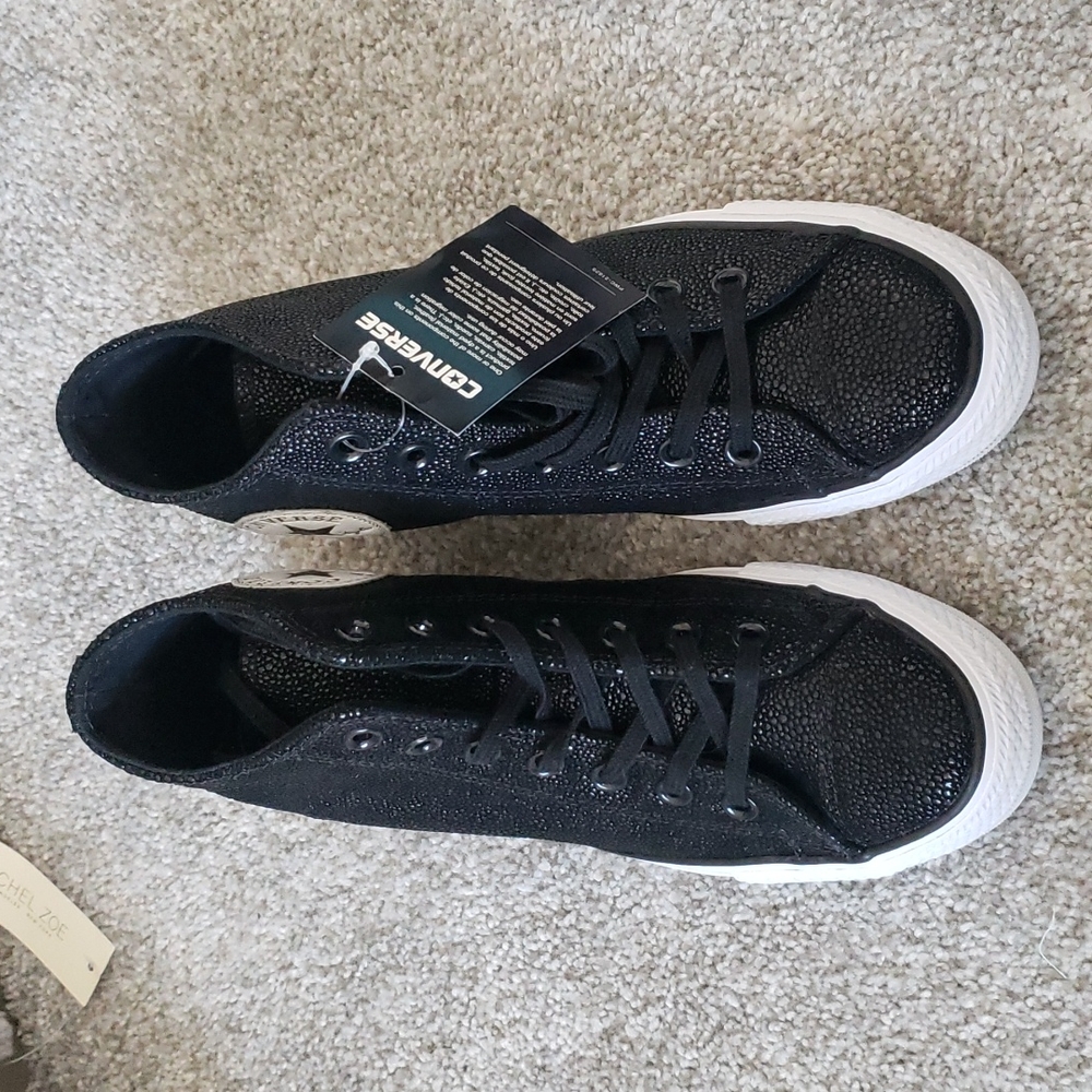 NWT Black Converse sneaker with hidden wedge Women's size 8